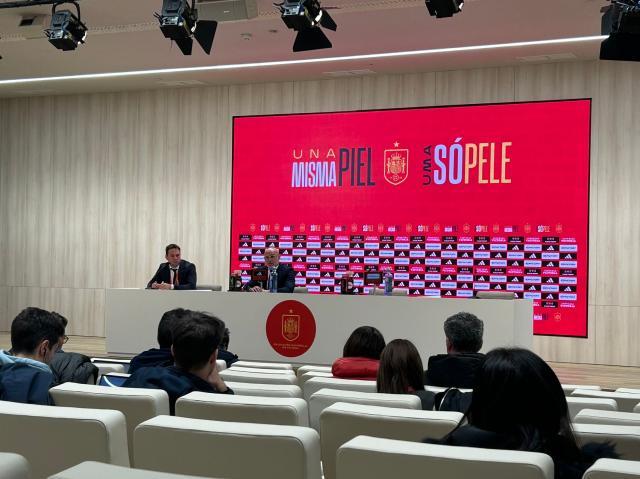 开云官网-【现场】巴萨神童征服伯纳乌，西班牙找到秘密武器？