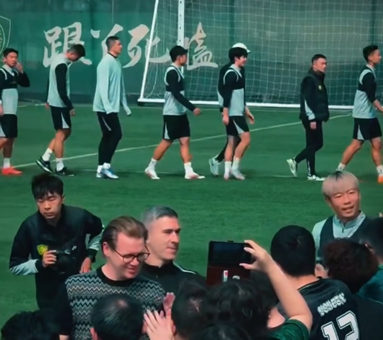 开云官网-博主：国安今日进行今年首次公开训练课，外援中卫拉莫斯暂未归队