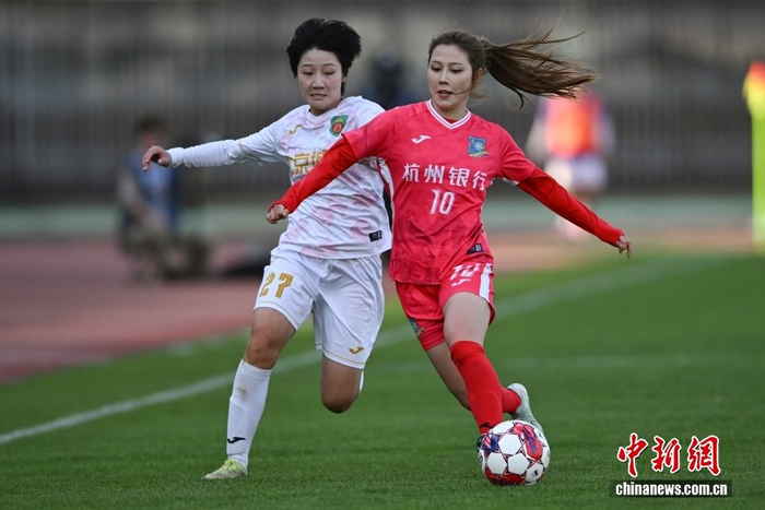 2026赛季中国足球女子超级联赛首轮:北京女足4比1胜浙江女足|浙江杭州银行女足队|浙江队|北京城建女足队|中新社|田雨_新浪体育_新浪新闻