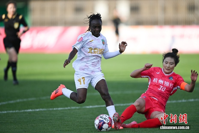 2026赛季中国足球女子超级联赛首轮:北京女足4比1胜浙江女足|浙江杭州银行女足队|浙江队|北京城建女足队|中新社|田雨_新浪体育_新浪新闻