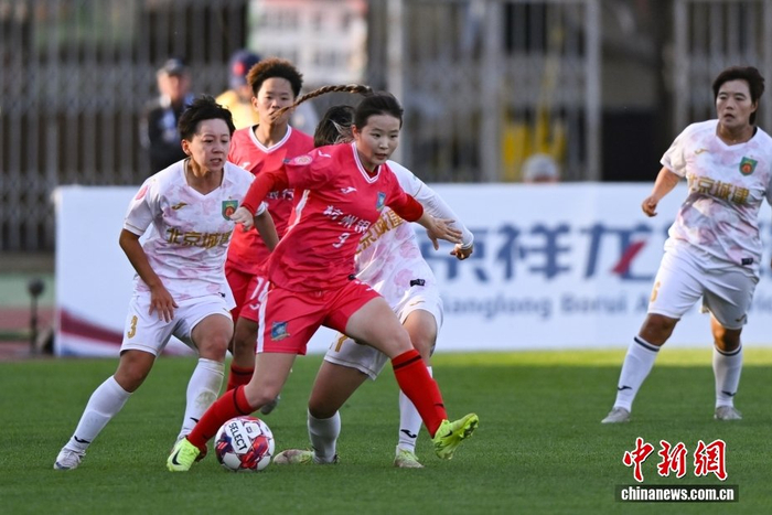 2026赛季中国足球女子超级联赛首轮:北京女足4比1胜浙江女足|浙江杭州银行女足队|浙江队|北京城建女足队|中新社|田雨_新浪体育_新浪新闻